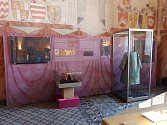 V Prácheňském muzeu jsou vystaveny pohřební oděvy dvou českých králů.