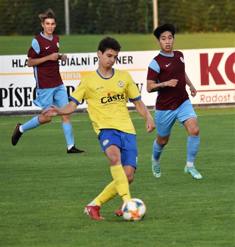 Fotbalová ČFL: FC Písek - SK Rakovník 8:0 (4:0).