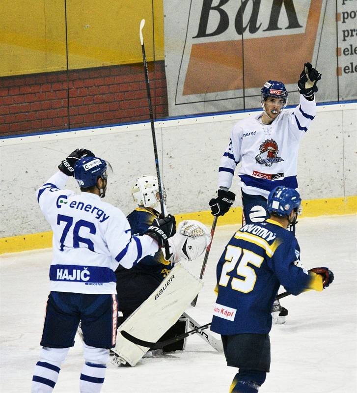 II. liga ledního hokeje: IHC Písek - HC Tábor 2:8.