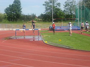 V černých barvách VS Tábor závodí chyšecký Patrik Bouška č. 85.