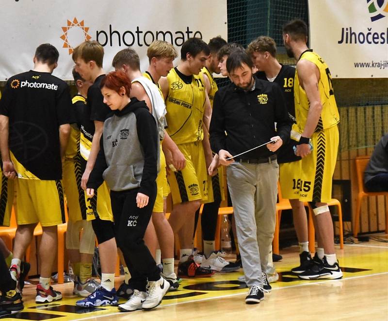 Basketbalová I. liga mužů: Sršni Photomate Písek - Lokomotiva Plzeň 112:86.