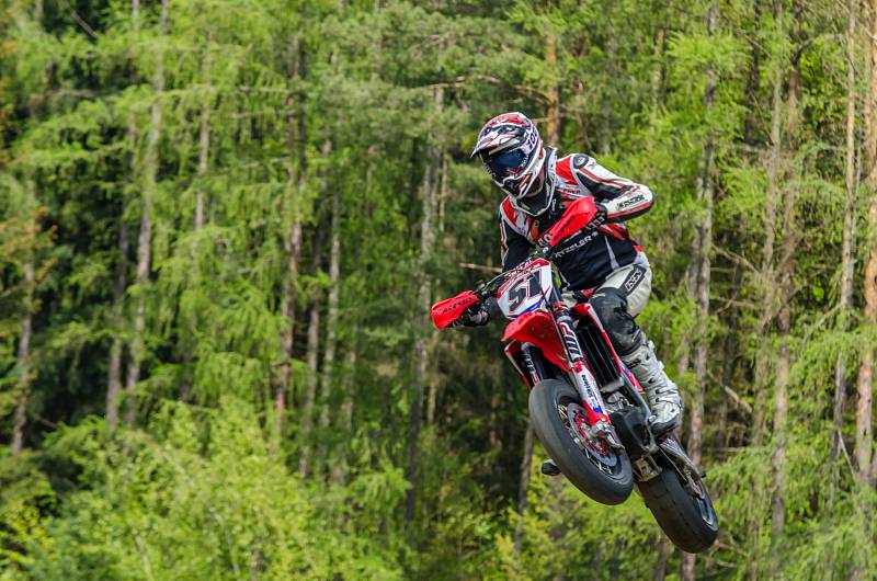 Závody Supermoto G-Cup v Písku na Hradišti.