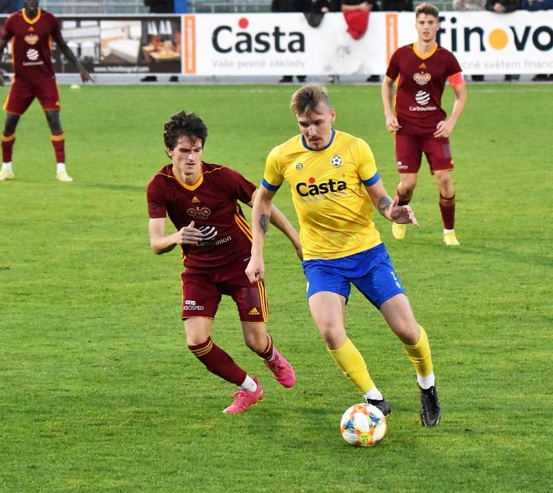 11. kolo ČFL: FC Písek - Dukla Praha B 3:1 (0:1).