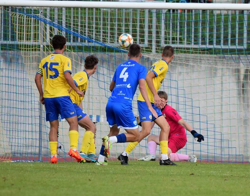 Česká liga dorostu U19: FC Písek - FC Silon Táborsko 2:2 (2:1).