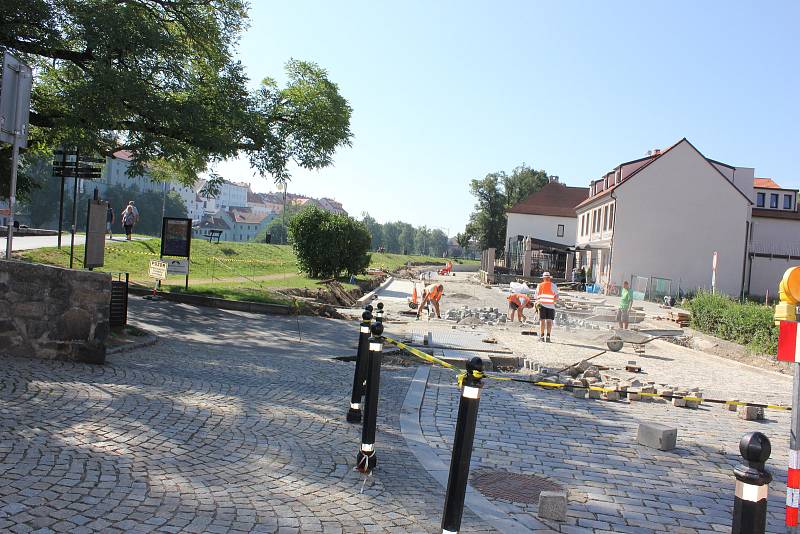 Oprava Svatotrojické ulice v Písku.