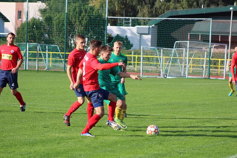 Čimelice doma uhrály s Prachaticemi remízu 2:2. Snímek je z podzimního vzájemného duelu v Prachaticích, který domácí vyhráli 4:0.