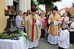 Kaple dostala nový zvon a historický zaujal místo na hradě Zvíkov.