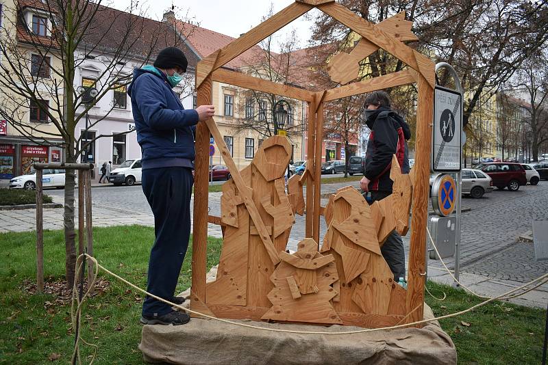 Centrum Písku zdobí betlémy.