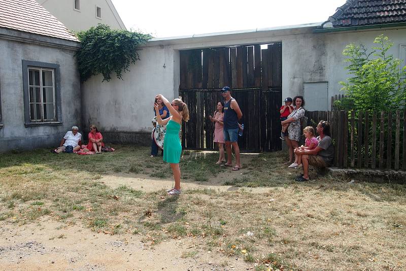 Divadelní dílny v Bořicích zakončilo představení Žíznivá zahrada.