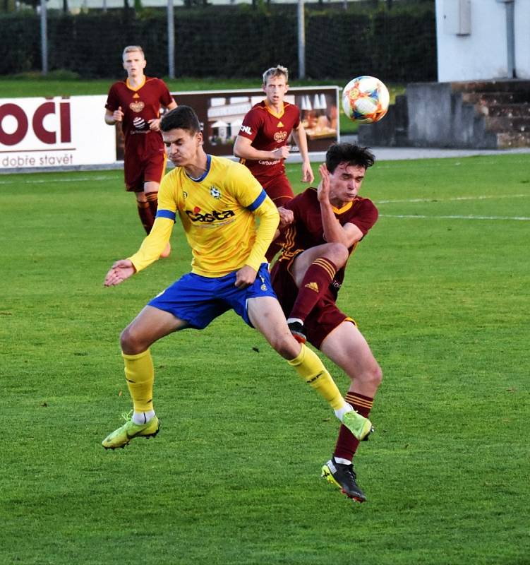 11. kolo ČFL: FC Písek - Dukla Praha B 3:1 (0:1).