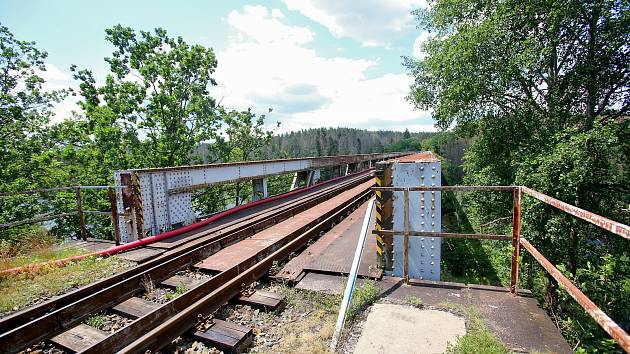 Starý železniční most v Červené nad Vltavou.