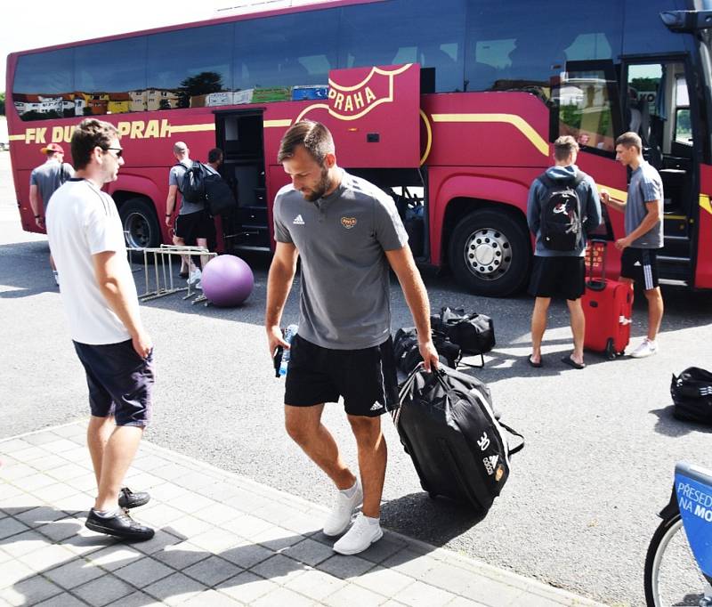 Fotbalisté Dukly Praha jsou na soustředění v Písku.