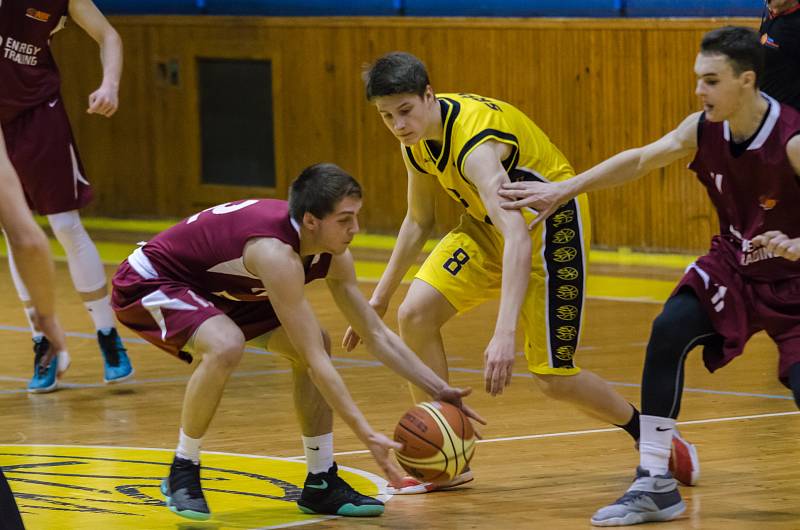 Mladí basketbalisté Písku (U19) v zápase s BA Nymburk.