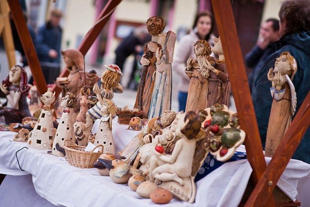 Adventní řemeslné trhy jsou v Písku oblíbené, účastní se jich každoročně až padesátka prodejců.