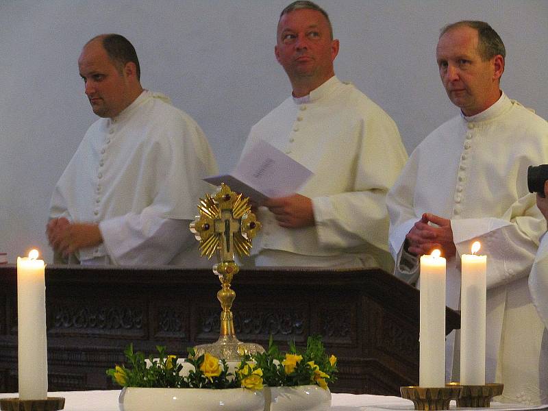 Slavnostní představení svatého hřebu v Milevsku v úterý 13. září a svatá liturgie s uctěním relikvie.