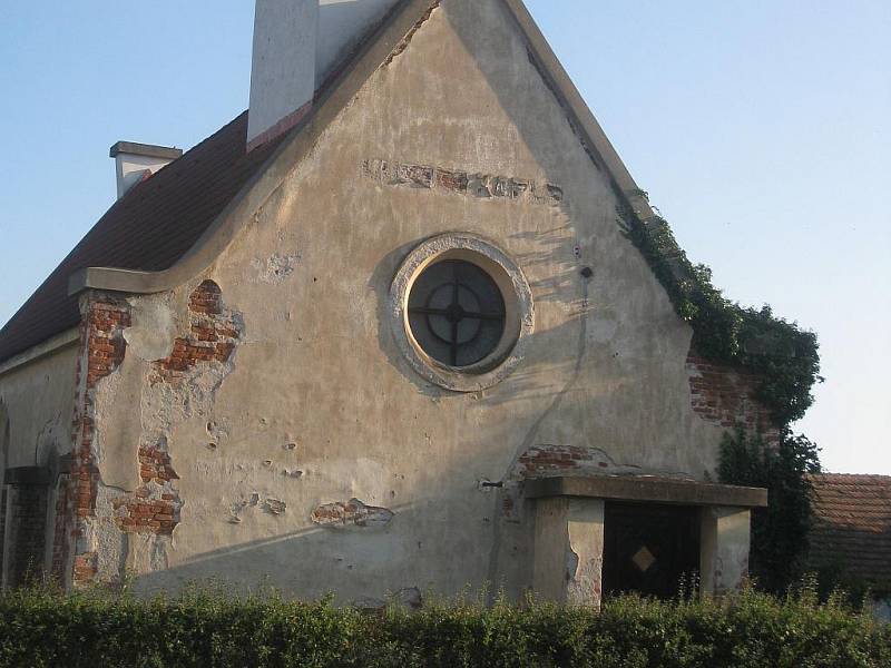 Husova kaple z roku 1927 v Bernarticích.
