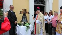 Kaple dostala nový zvon a historický zaujal místo na hradě Zvíkov.