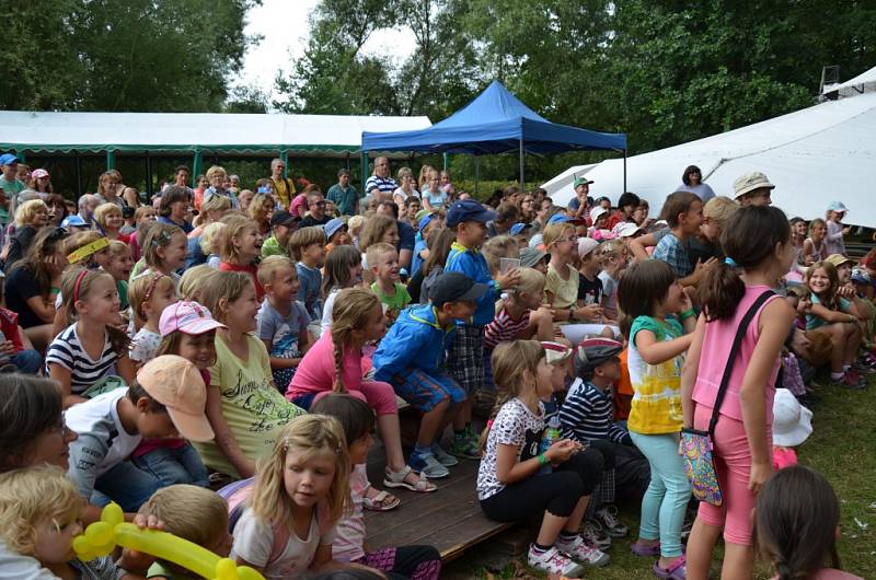 Mirotické setkání loutek a hudby.