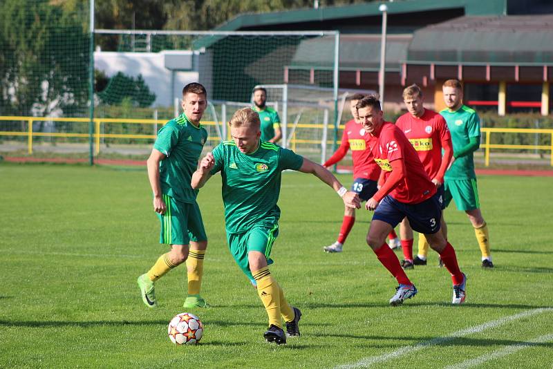 Čimelice doma uhrály s Prachaticemi remízu 2:2. Snímek je z podzimního vzájemného duelu v Prachaticích, který domácí vyhráli 4:0.