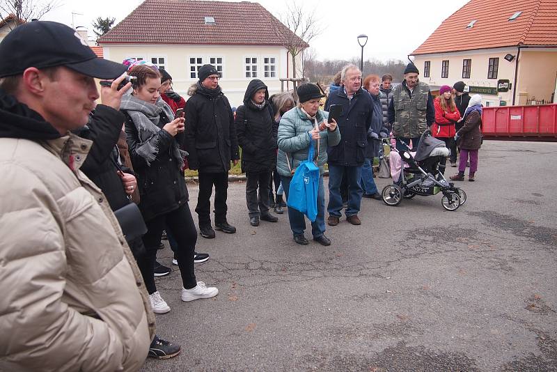 První adventní jarmark v Orlíku nad Vltavou.