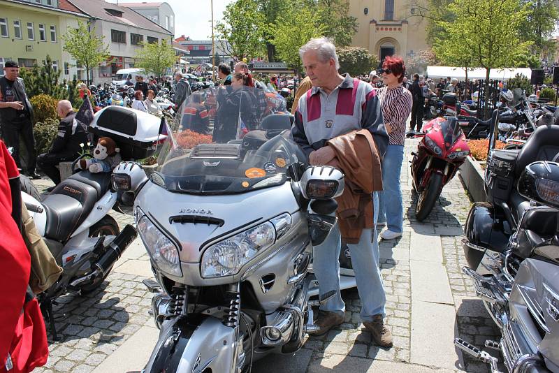 Desáté setkání motorkářů s požehnáním na cestu v Milevsku.