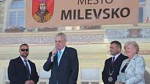 Prezident Miloš Zeman odpovídal v Milevsku na dotazy lidí.