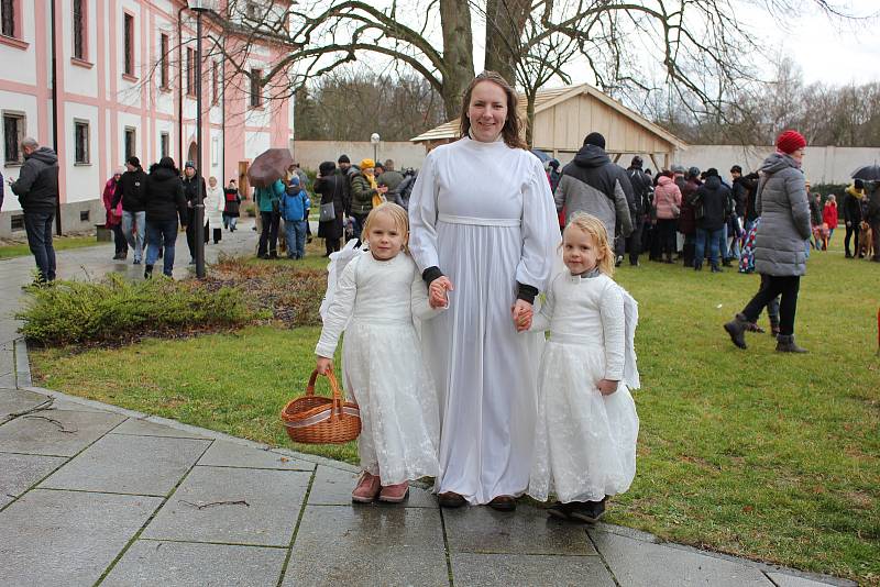 Živý betlém v milevském klášteře.