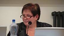 Bývalá místostarostka Eva Veselá ve čtvrtek 29. ledna krátce po čtvrté hodině odpoledne na jednání zastupitelstva složila svoji funkci.