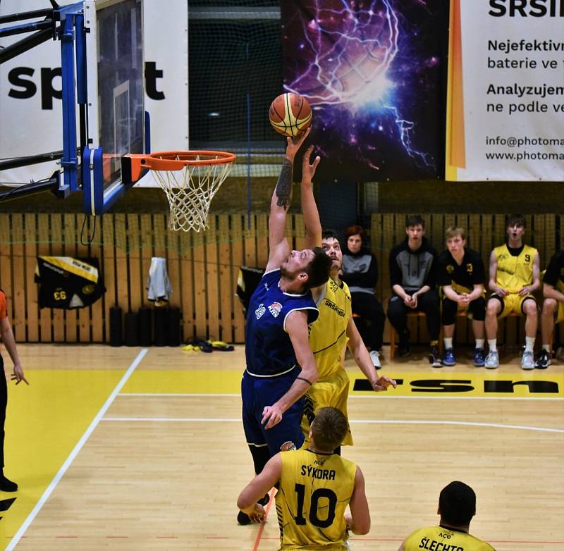 Basketbalová I. liga mužů: Sršni Photomate Písek - Lokomotiva Plzeň 112:86.