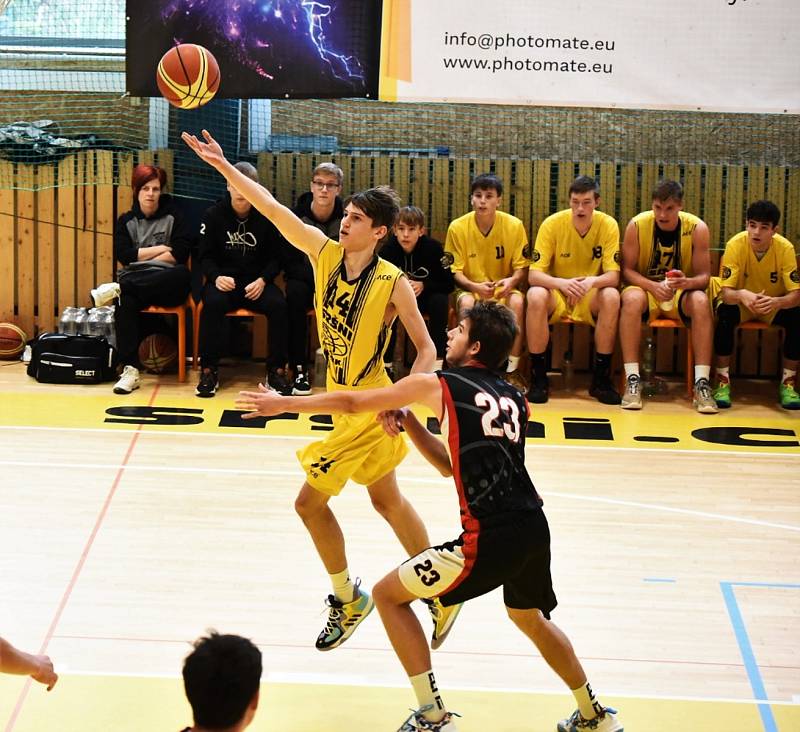 Extraliga basketbalu U19: Sršni Photomate Písek - Lions J. Hradec 91:81.