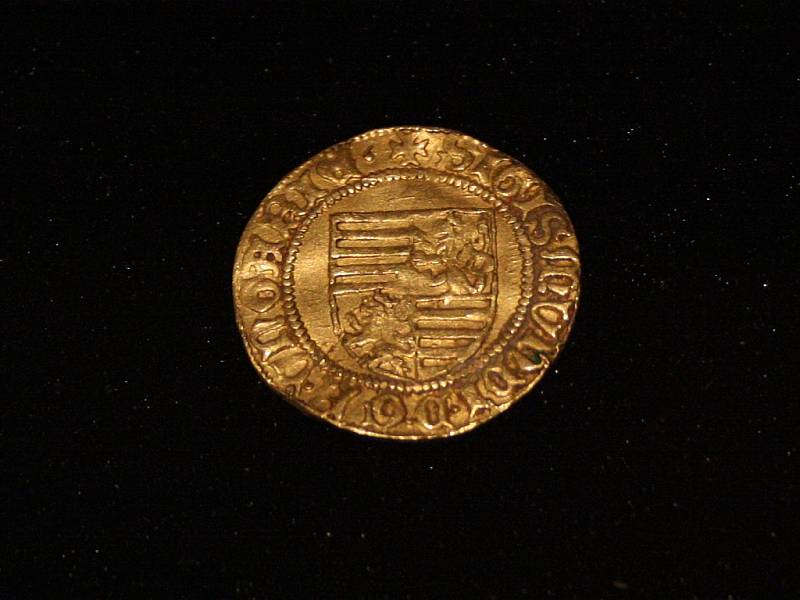 Výstava zlatých mincí v Prácheňském muzeu - uherský dukát Zikmunda Lucemburského ražený před rokem 1427 v mincovně v Offenbányi.