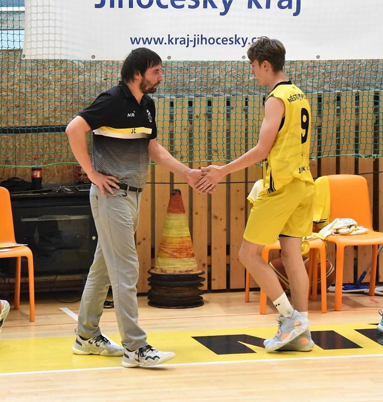 Extraliga basketbalu U19: Sršni Photomate Písek - Lions J. Hradec 91:81.