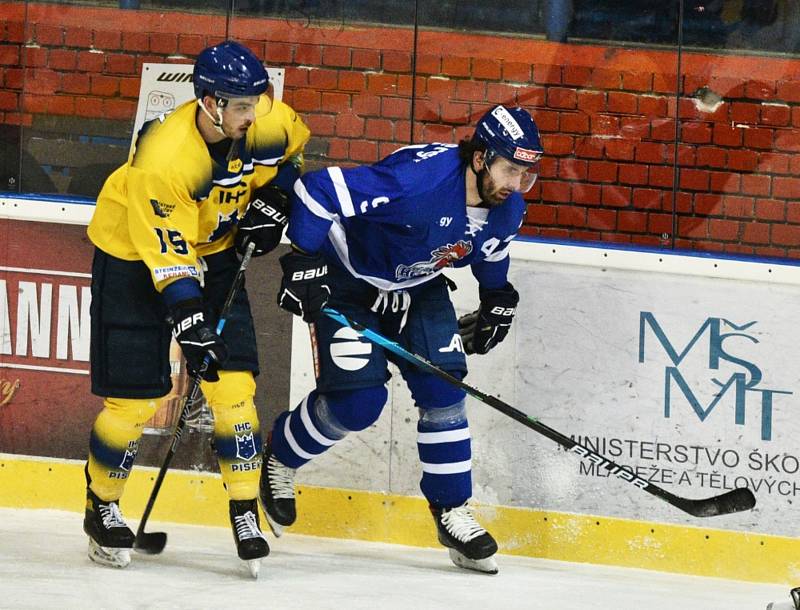 II. liga ledního hokeje: IHC Písek - HC Tábor 1:13.