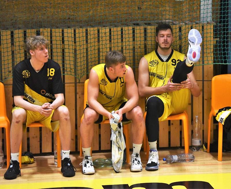 Basketbalová I. liga mužů: Sršni Photomate Písek - Lokomotiva Plzeň 112:86.