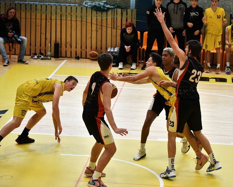 Extraliga basketbalu U19: Sršni Photomate Písek - Lions J. Hradec 91:81.