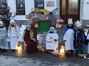 Vánoční příběh se dětem v Oslově vydařil.