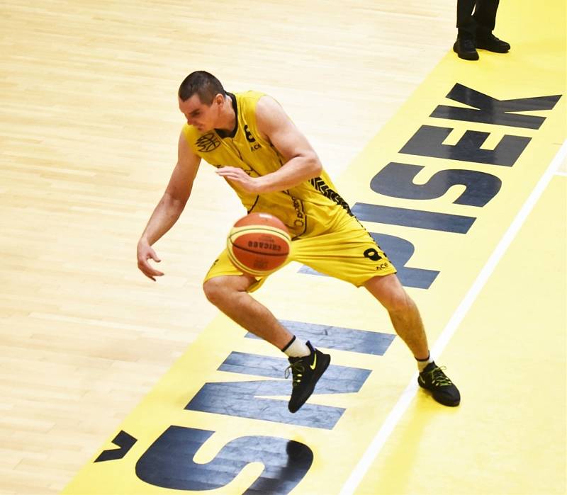 Basketbalová 1. liga: Sršni Photomate Písek – GBA Lions Jindřichův Hradec 81:84 (22:19, 48:31, 61:63).
