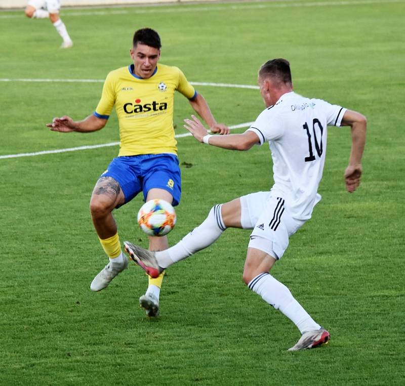 ČFL: FC Písek - FK Zbuzany 2:2 (0:1).