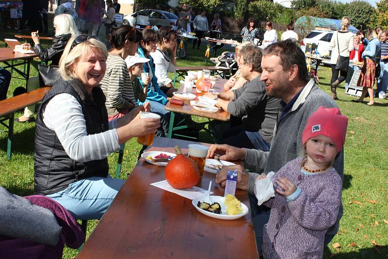 Sousedské setkání neboli Jídlobraní v Kovářově.