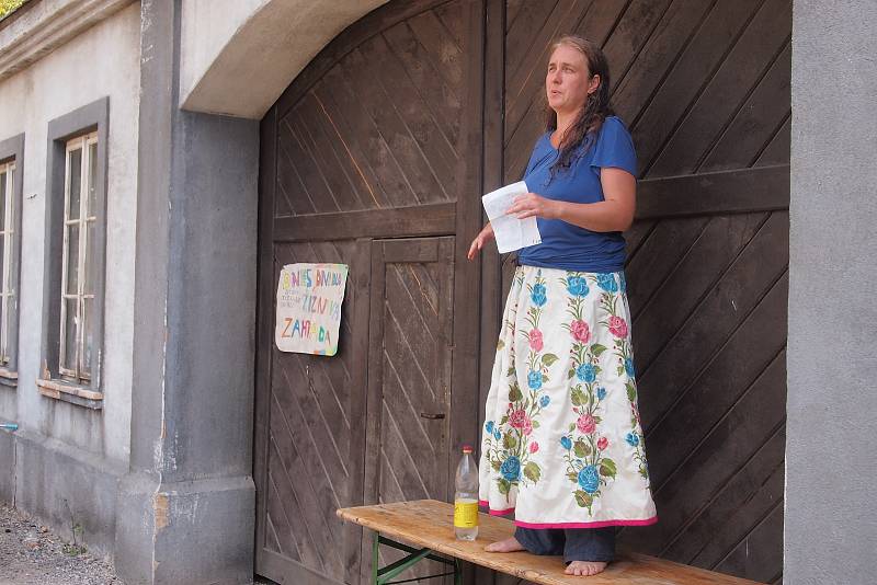 Divadelní dílny v Bořicích zakončilo představení Žíznivá zahrada.