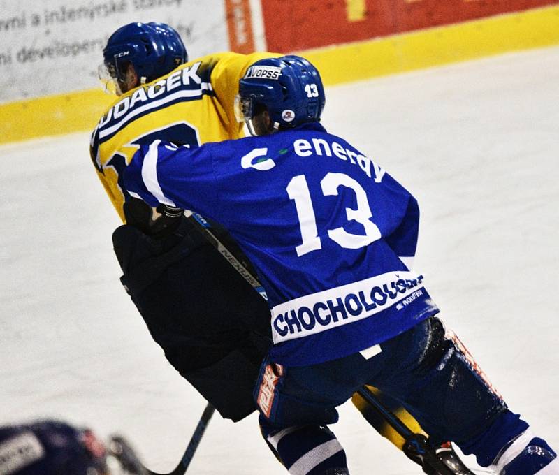 II. liga ledního hokeje: IHC Písek - HC Tábor 1:13.