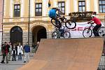 Výkony špičkových slopestylových jezdců zvedaly divákům adrenalin v krvi.