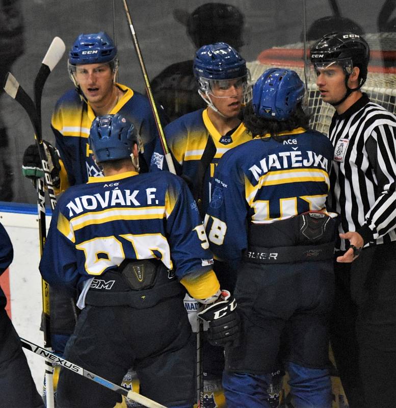 II. liga hokeje: IHC Králové Písek - BK Havlíčkův Brod 4:8 (2:0, 1:3, 1:5).