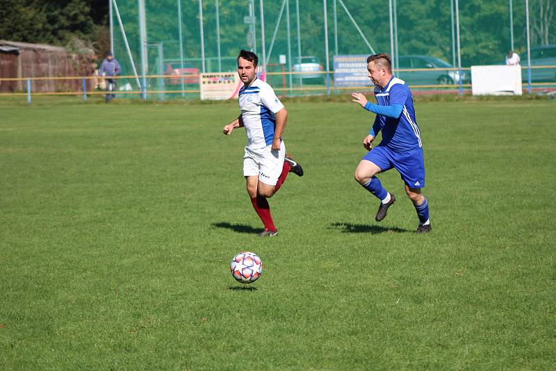 Mirovičtí fotbalisté porazili Čkyni 2:0 (snímek je z podzimního souboje, kdy na Šumavě zvítězili 3:1).