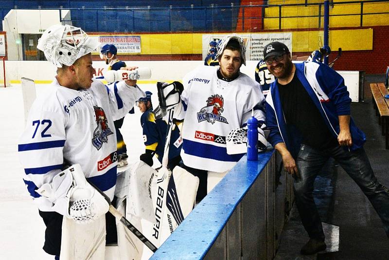 II. liga ledního hokeje: IHC Písek - HC Tábor 2:8.