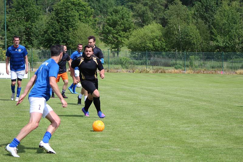 Fotbalový areál v Semicích u Písku hostil Regionální finále Zaměstnanecké ligy Deníku v malém fotbale.