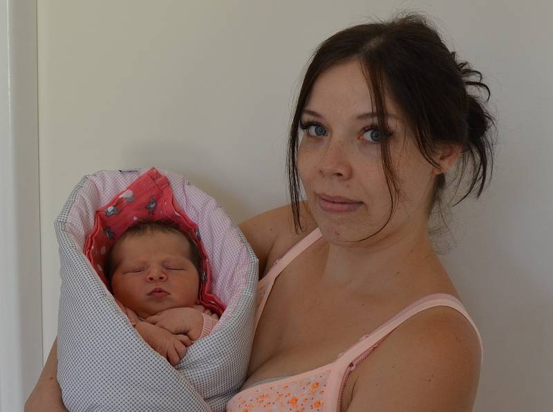 Adéla Hřebejková z Mirotic. Dcera Lucie Horákové a Martina Hřebejka se narodila 16. 8. 2019 v 1.39 hodin. Při narození vážila 3900 g a měřila 51 cm. Doma ji čekal bráška Matyáš (3).