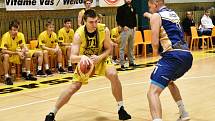 Písečtí basketbalisté zvítězili v Chomutově 98:82.