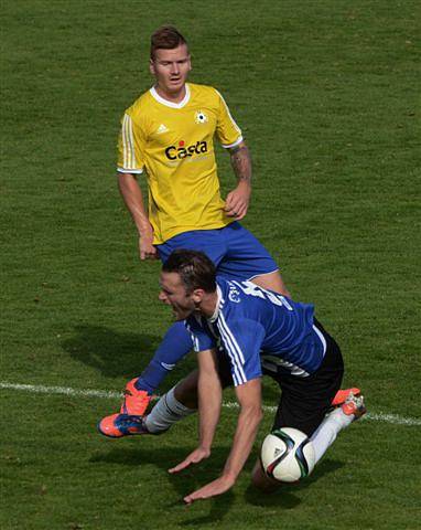 PÍSEK PORAZIL DOMA DOMAŽLICE 3:2. Všechny branky padly až po přestávce, Písečtí dokázali trestat individuální chyby soupeře.