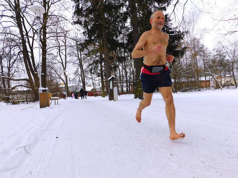 Josef Šálek uběhl v neděli 17. ledna v Pelhřimově půlmaraton za 1 hodinu 36 minut a 21 vteřin.